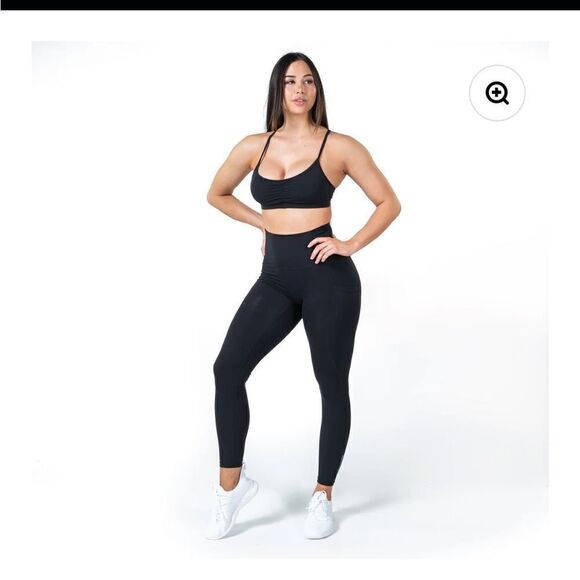 NWT New Gymreapers Strive Sports Bra Black XL - Picture 2 of 11